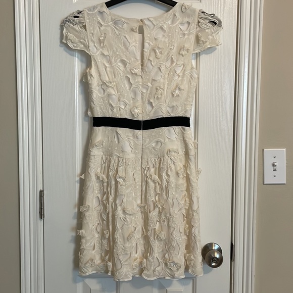 BCBGMAXAZRIA White Emmie Dress, Size 2 - Picture 4 of 10